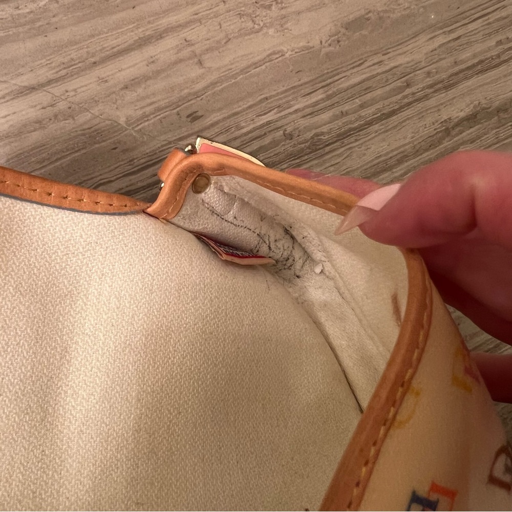 ❌ SOLD ❌ Classic Vintage Dooney & Bourke mini clutch purse - Picture 7 of 9